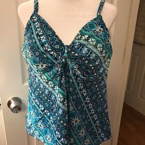 Swimsuits For All Teal and White Patterned Swim Top